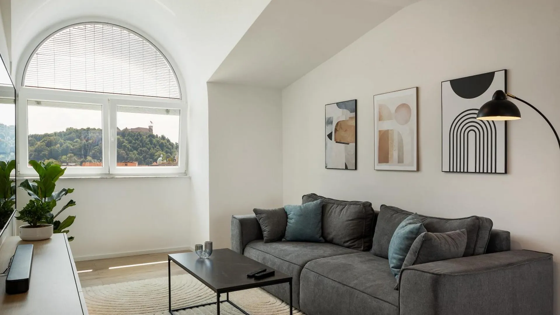 Апартаменты Luxe Penthouse With A Castle View Любляна Словения